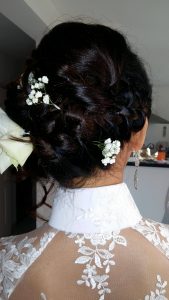 Chignon mariée et fleurs blanches | Sonia D.